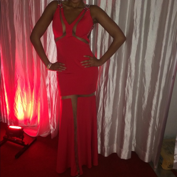 PROM DRESS - Picture 3 of 8